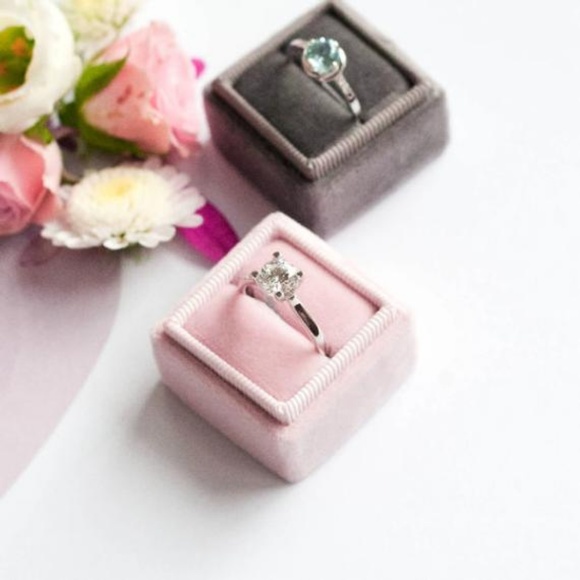 Wedding Ring Velvet Box - Picture 2 of 8